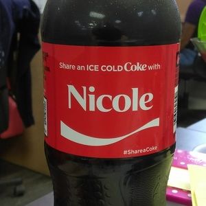 Meet your Posher, Nicole